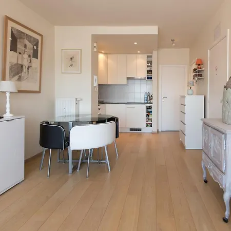 Zonnig Penthouse Met Terrassen Apartment